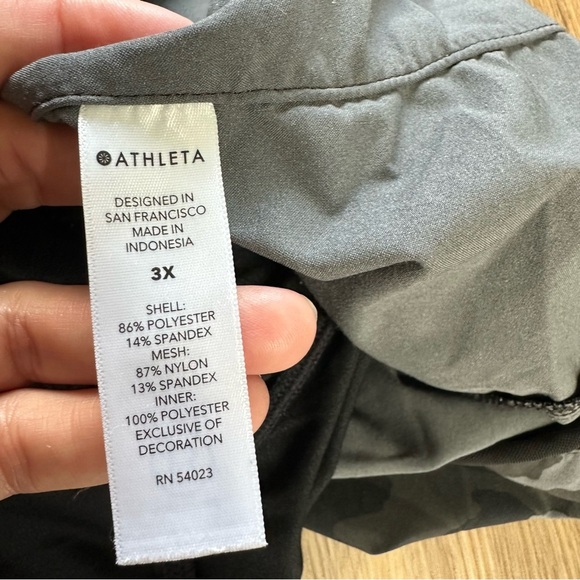 Athleta Womens Printed Mesh Racer Run Short 4" Camo 3XL Running Gym Workout - Picture 6 of 11